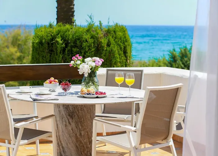 Beachfront Luxury - Monteros Palm Apartament